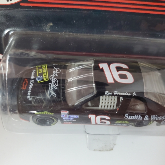 Dale Earnhardt #16 Smith & Wesson Racing Debut 1996 Monte Carlo - Picture 6 of 7
